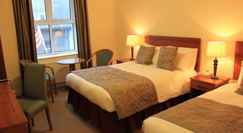 The Clonakilty Hotel Rum bild